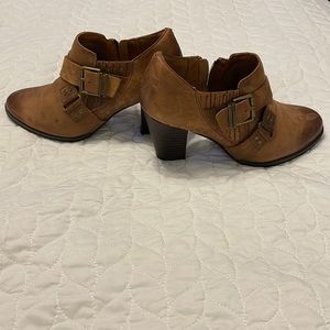 Never worn zip booties by Clarke size 8 medium teal brown leather